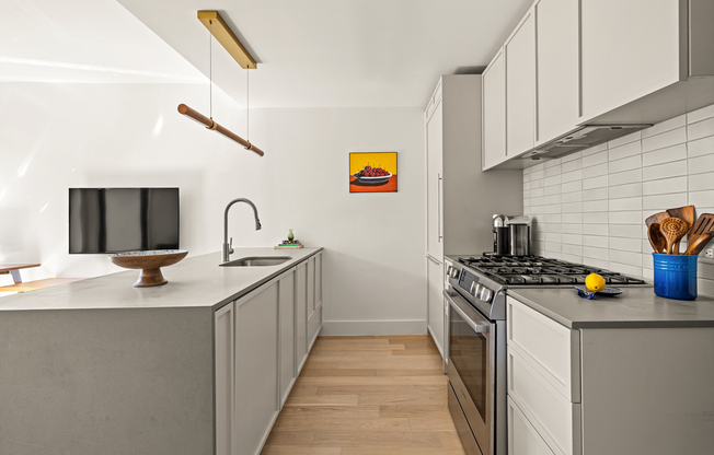 1 bed, 1 bath, 566 sqft, $3,750, Unit 6N