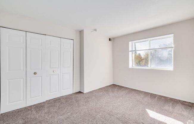 1 bed, 1 bath, 700 sqft, $1,239, Unit 423