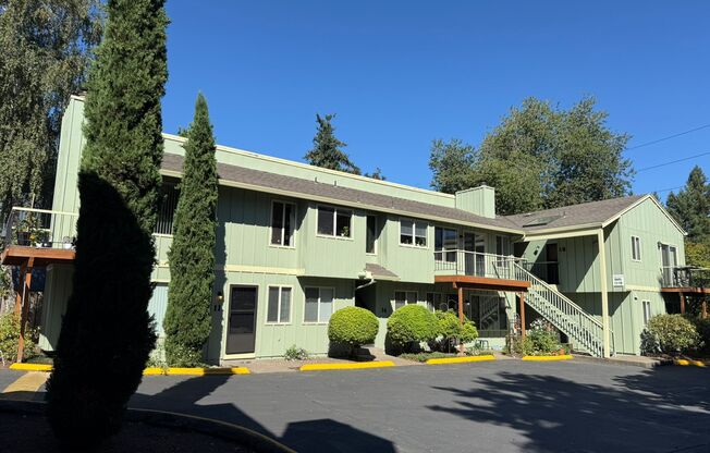 Traditional Style 1- & 2-bedroom apartments with a neighborly vibe!