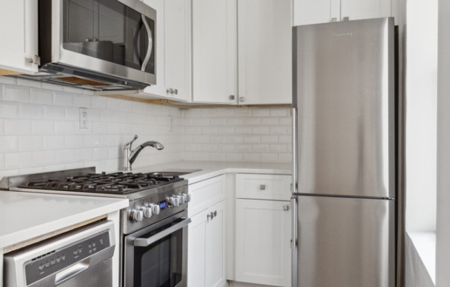 1 bed, 1 bath, $2,295, Unit 2M