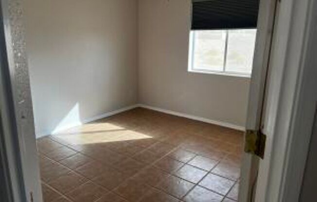 3 beds, 2 baths, $1,900