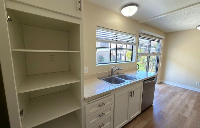 IRVINE 1 BED, 1 BATH CONDO- $2,675 ("THE SPRINGS" COMMUNITY)