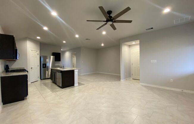 NEWER 4 BDRM HOME IN FLOUR BLUFF ISD!