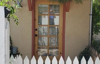 202 Edith Blvd NE