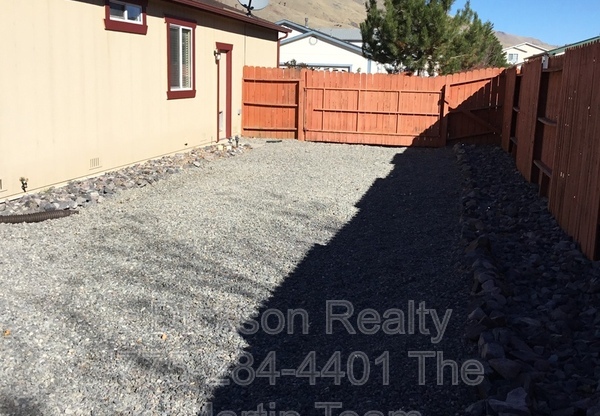 3 beds, 2 baths, 1,297 sqft, $2,195