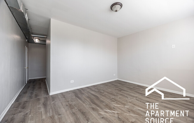 4852 W DIVERSEY AVE