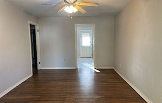 2 beds, 1 bath, $1,195