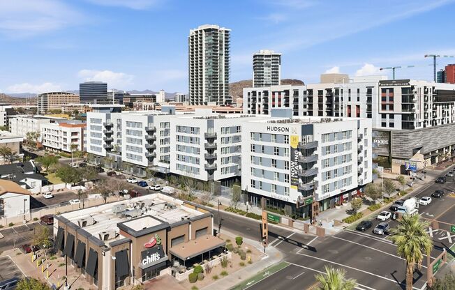 Elevate Your Urban Experience! Move in before the end of the month and get 10 weeks FREE Rent!