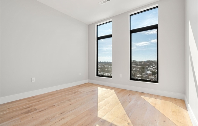 2 beds, 2 baths, 902 sqft, $4,500, Unit 710