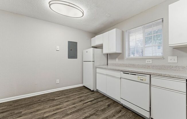2 beds, 1 bath, 820 sqft, $1,260, Unit 3507-01