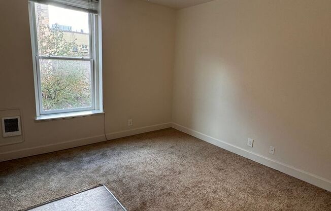 Studio, 1 bath, 240 sqft, $850, Unit 207