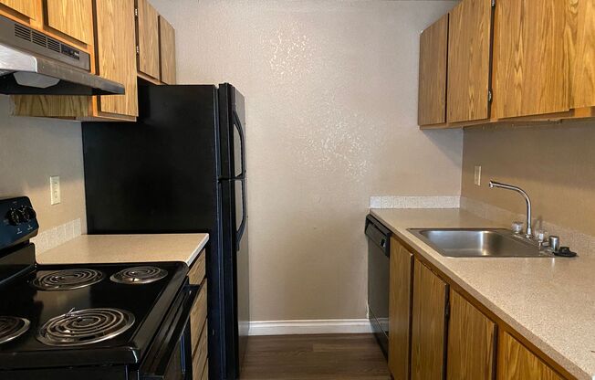 3 beds, 2 baths, 643 sqft, $2,550, Unit B-102