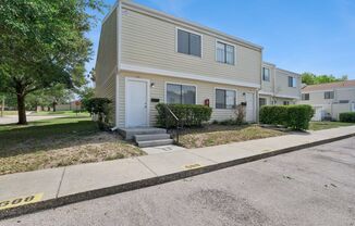 Beautifully Updated 2BR/1.5BA Altamonte Springs Townhome with Modern Finishes