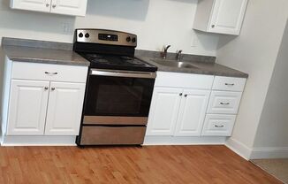 2 beds, 1 bath, $1,050, Unit 2420 Pleasant #3