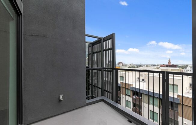 1 bed, 1 bath, 733 sqft, $3,900, Unit 616