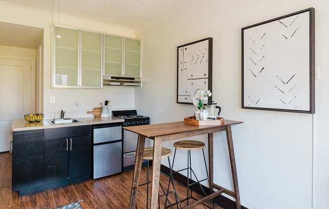 Regency Studio apartments are equipped with a full kitchen