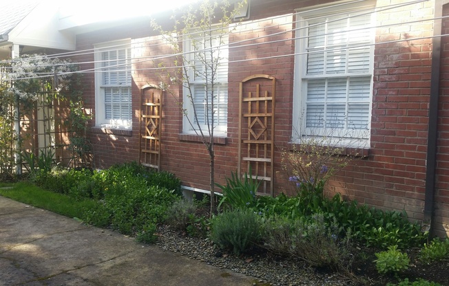 1 bed, 1 bath, 616 sqft, $1,725, Unit 09
