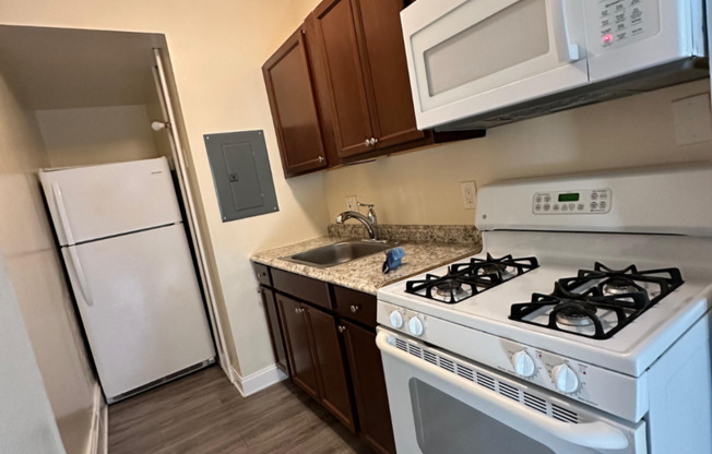 Studio, 1 bath, $1,000, Unit Unit A