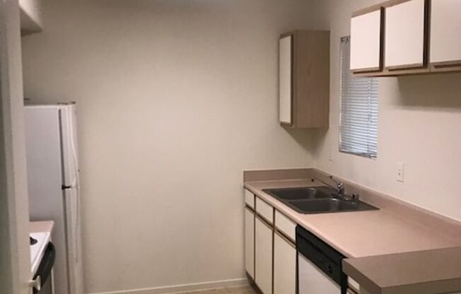 GATED LATIGO CONDO - 1 bed/1 bath!!