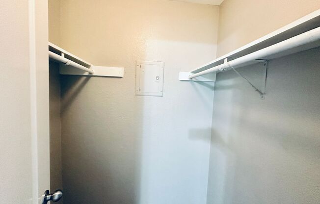 Awesome open Studio Apartments Close to Downtown
