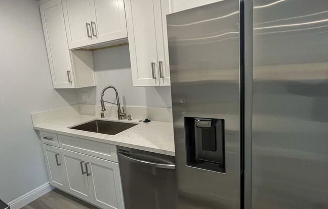 2 beds, 1 bath, 786 sqft, $2,400, Unit B-61