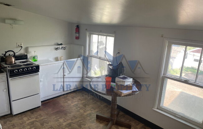 1526 GRAND AVE