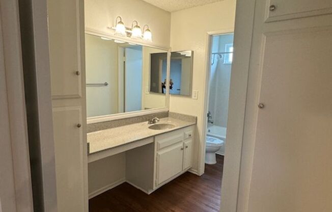 1 bed, 1 bath, 720 sqft, $2,075, Unit 23