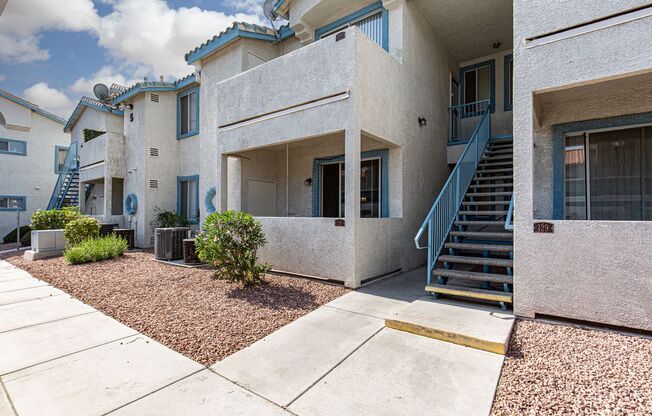 First floor in a gated community 1 bedroom 1 bathroom condo