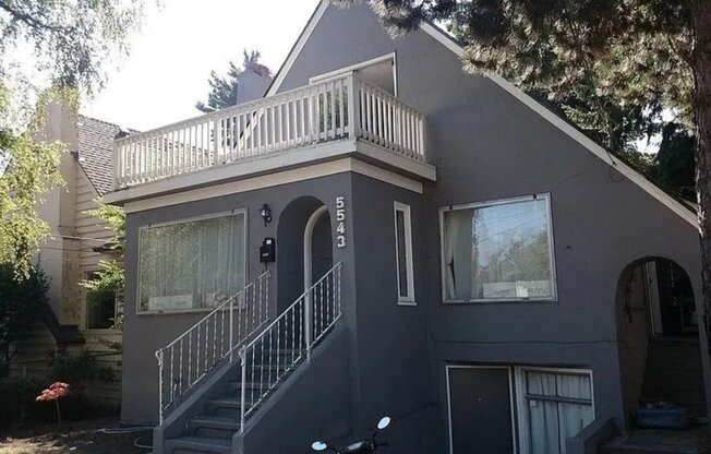 5543 25 AVE
