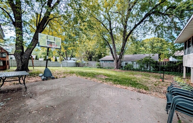 9700 14 AVE S