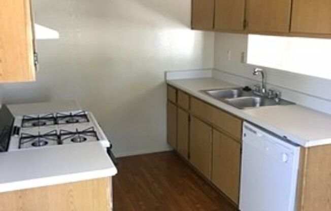 2 beds, 2 baths, 900 sqft, $2,200, Unit 08