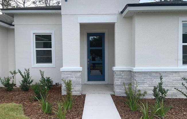 7 PINE CRES LN