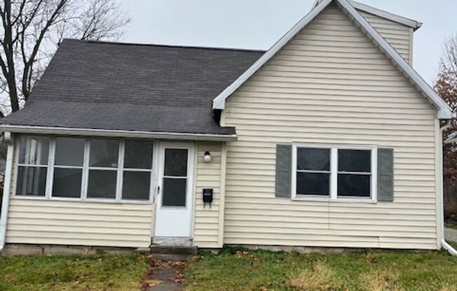 Cozy Multi-Level Living Close to Downtown