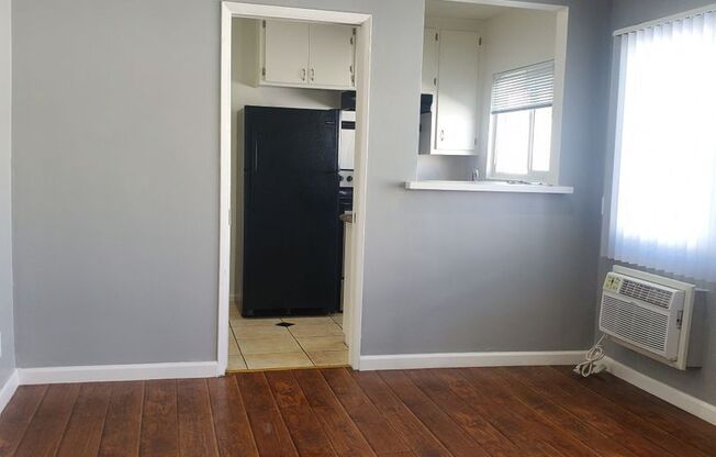 Studio, 1 bath, 350 sqft, $1,650, Unit 29