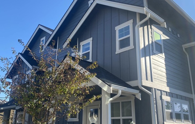 2415 Valencia Street