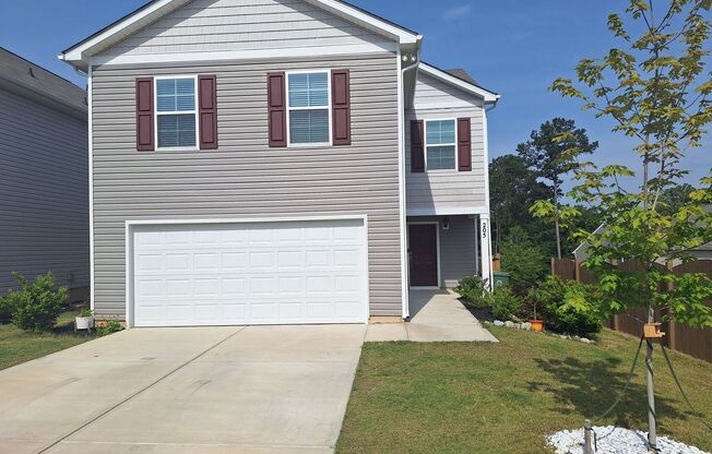 Lovely Four Bedroom Home  Appropriately 5 Minutes Away from Gate Ft Jackson and 30 Minutes from Shaw Air Force Base!