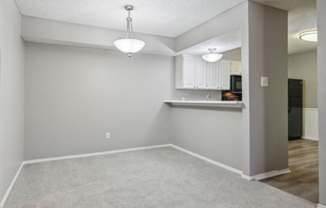 2 beds, 1 bath, 1,031 sqft, $1,495