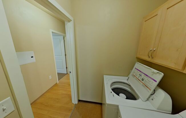 3 beds, 2 baths, 967 sqft, $2,400, Unit 302