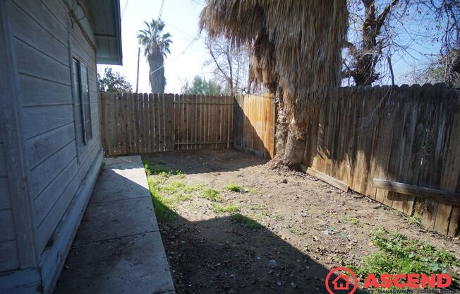 3 beds, 1 bath, 998 sqft, $1,400, Unit Unit A