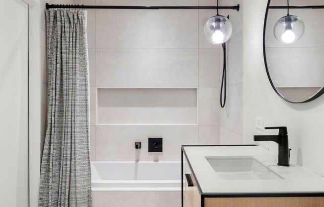 133 W 14 ST