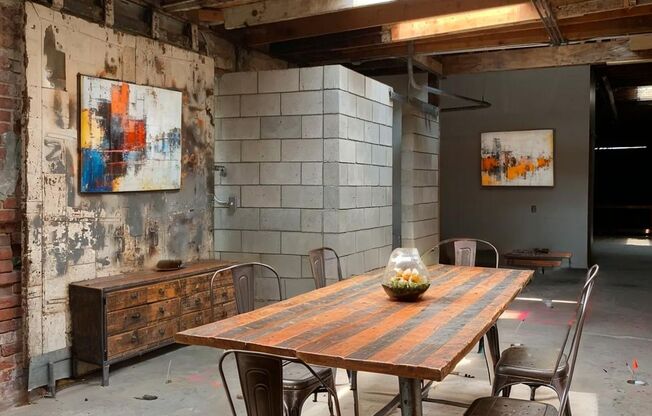 Charming Living in Historic West Adams at 1906 Cimarron Street