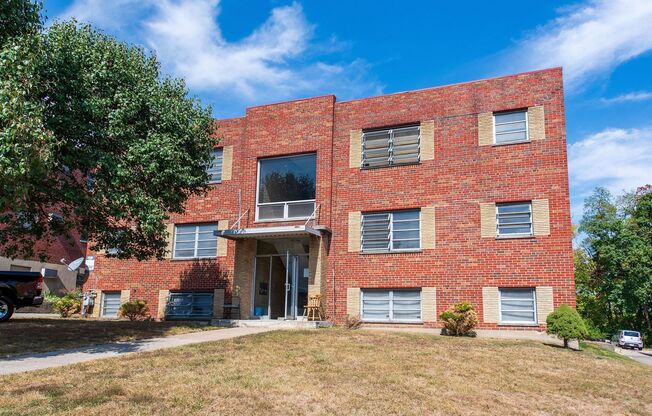 3298 CAMVIC TERRACE APARTMENTS