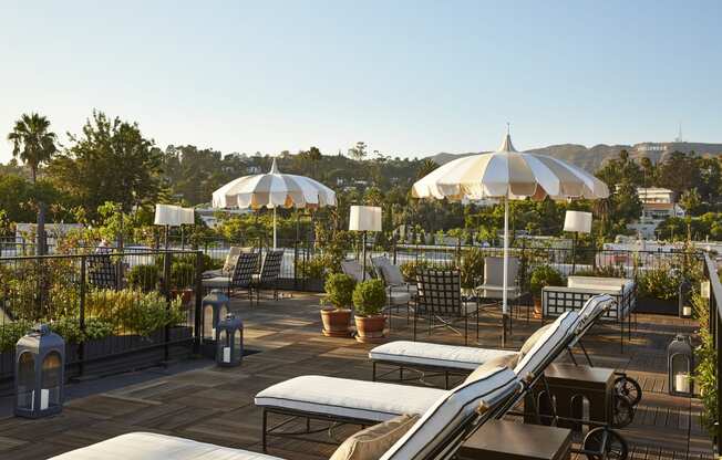 Rooftop at Villa Carlotta – Furnished Apartments, Los Angeles, 90028