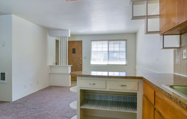 1 bed, 1 bath, $1,050, Unit 751