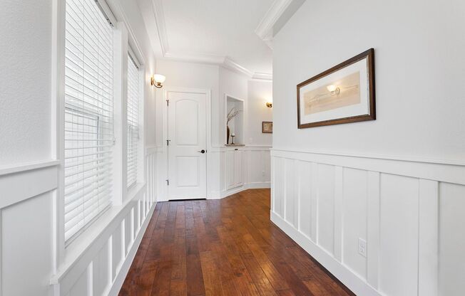 Beautiful 4-bdr/2.5 bath Hillsboro home w/ fireplace near nature area, Intel, Nike, and more