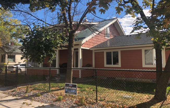 1661 S 8 ST W