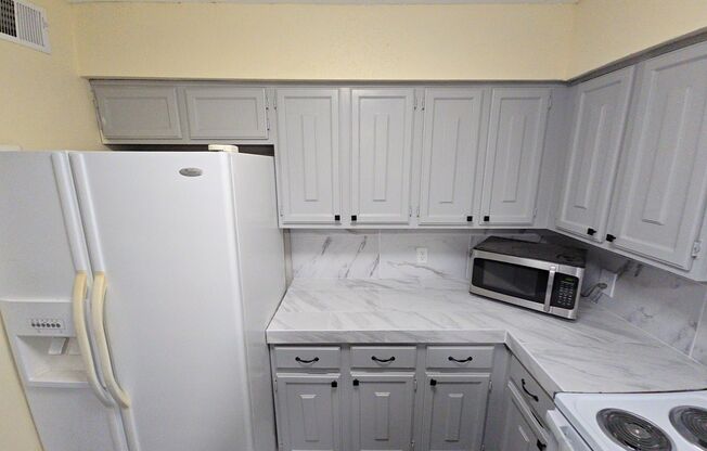 2019 Place Rebecca Lane Unit G5 **$300 OFF THE SECOND MONTH'S RENT MOVE-IN SPECIAL!**