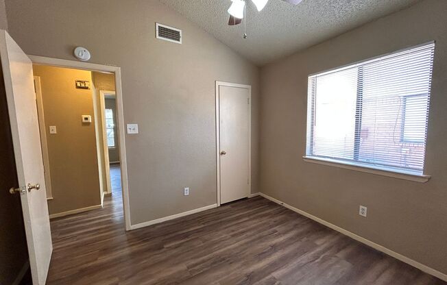 2 beds, 1 bath, 791 sqft, $825, Unit A