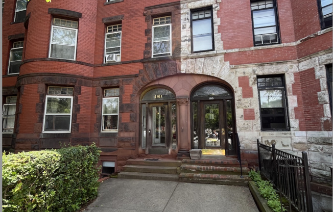 1911 BEACON ST
