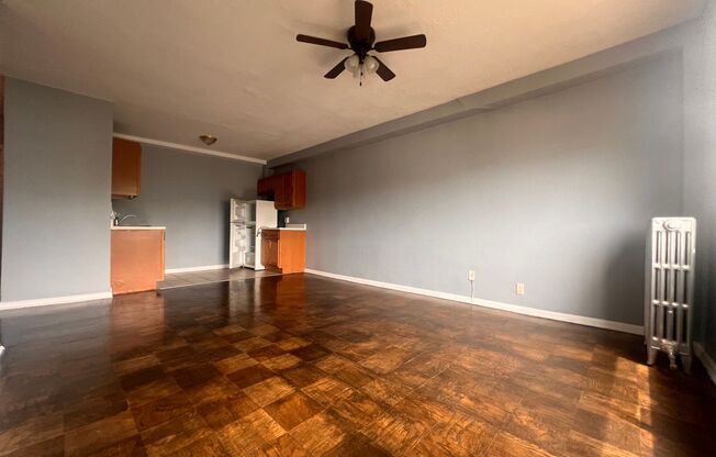 1 bed, 1 bath, $995, Unit 305